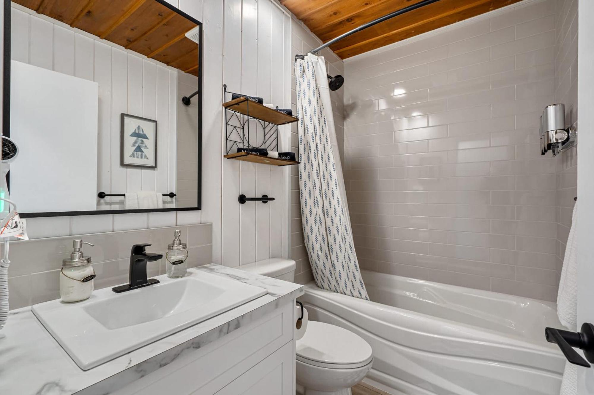 Merlot Mountain I Ping Pong I Sleep 7 I 55 Rokutv Invermere Exterior photo